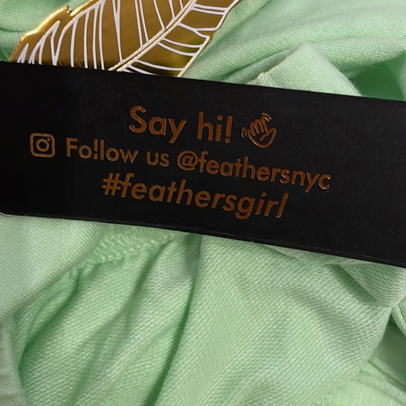 Feathers Off the Shoulder Crop Top Large NWT - Picture 7 of 9